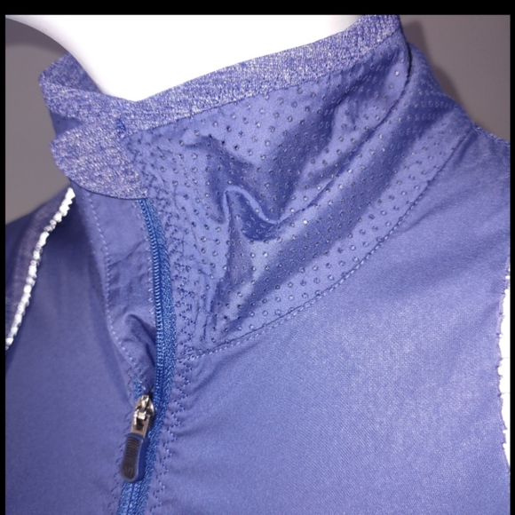 Rare Lululemon jacket with reflective - Picture 3 of 9